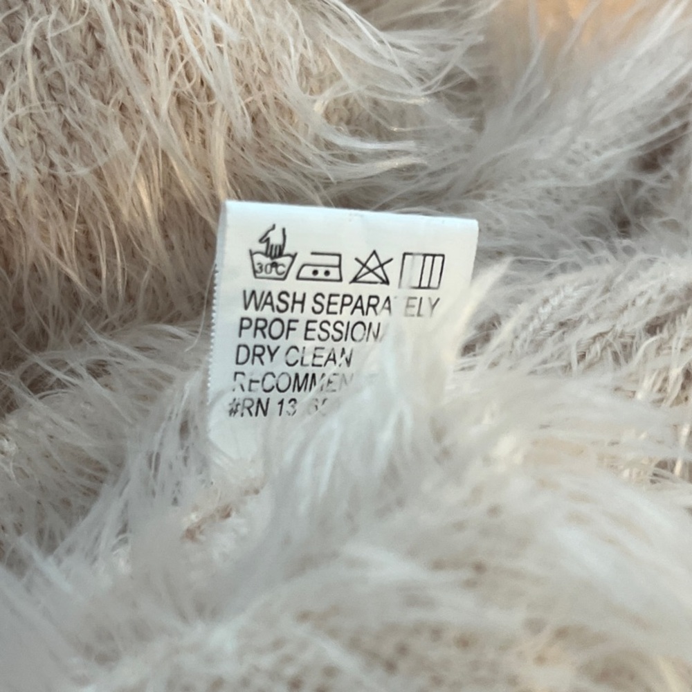 36 Point 5 Cream Fuzzy Super Soft Cardigan Size Large - Picture 7 of 7